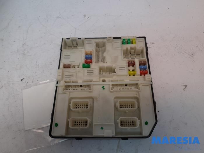 Fuse box from a Renault Scénic III (JZ) 1.5 dCi 110 2013