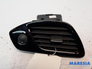 Used Dashboard vent Renault Scénic III (JZ) 1.5 dCi 110 Price € 12,50 Margin scheme offered by Maresia Parts