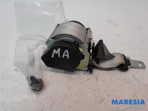 Used Rear seatbelt, centre Renault Scénic III (JZ) 1.5 dCi 110 Price € 35,00 Margin scheme offered by Maresia Parts