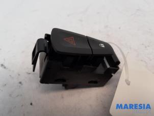 Used Panic lighting switch Renault Scénic III (JZ) 1.5 dCi 110 Price € 15,00 Margin scheme offered by Maresia Parts
