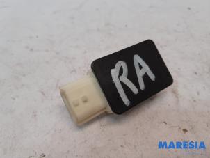 Used Airbag sensor Renault Scénic III (JZ) 1.5 dCi 110 Price € 20,00 Margin scheme offered by Maresia Parts