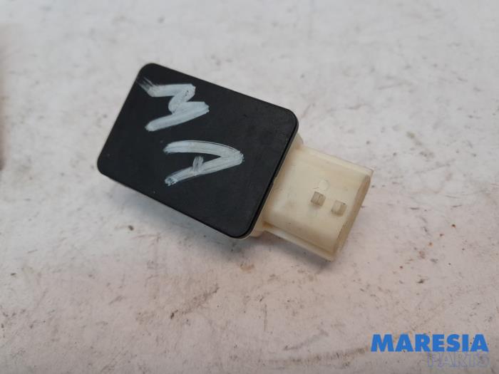Begagnade Airbagsensor Renault Scénic III (JZ) 1.5 dCi 110 Pris € 20,00 Marginaltabell erbjuds av Maresia Parts