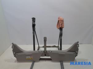 Usagé Zonneklep set Citroen C4 Picasso (3D/3E) 1.2 12V PureTech 130 Prix € 90,00 Règlement à la marge proposé par Maresia Parts
