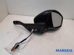Used Wing mirror, right Peugeot 208 I (CA/CC/CK/CL) 1.4 16V Price € 75,00 Margin scheme offered by Maresia Parts