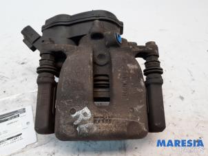 Used Rear brake calliper, right Renault Scénic III (JZ) 1.5 dCi 110 Price € 75,00 Margin scheme offered by Maresia Parts