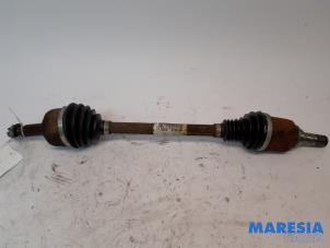 Used Front drive shaft, left Renault Scénic III (JZ) 1.5 dCi 110 Price € 105,00 Margin scheme offered by Maresia Parts