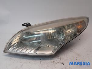 Used Headlight, left Renault Megane III Berline (BZ) 1.6 16V Price € 100,00 Margin scheme offered by Maresia Parts