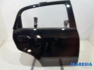 Używane Drzwi prawe tylne wersja 4-drzwiowa Fiat Punto III (199) 0.9 TwinAir Turbo 100 Cena € 119,95 Procedura marży oferowane przez Maresia Parts