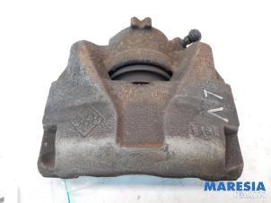 Used Front brake calliper, left Renault Megane III Berline (BZ) 1.6 16V Price € 25,00 Margin scheme offered by Maresia Parts