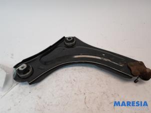 Used Front lower wishbone, left Renault Megane III Berline (BZ) 1.6 16V Price € 25,00 Margin scheme offered by Maresia Parts