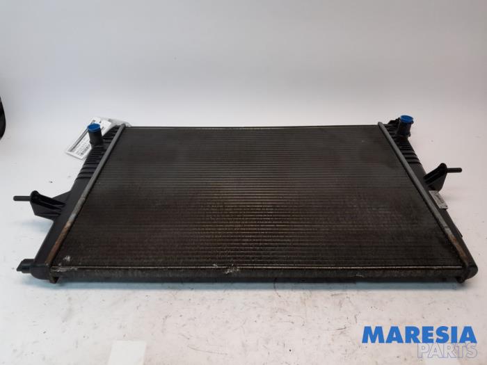 Usagé Radiateur Renault Megane III Berline (BZ) 1.6 16V Prix € 50,00 Règlement à la marge proposé par Maresia Parts