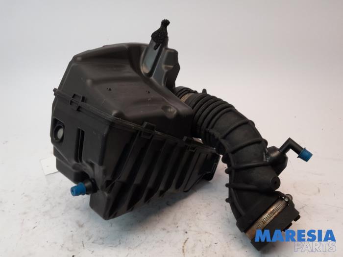 Begagnade Luftfilterhus Renault Megane III Berline (BZ) 1.6 16V Pris € 22,50 Marginaltabell erbjuds av Maresia Parts