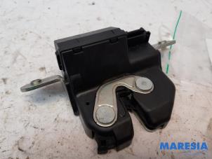 Used Tailgate lock mechanism Fiat Punto III (199) 0.9 TwinAir Turbo 100 Price € 20,00 Margin scheme offered by Maresia Parts