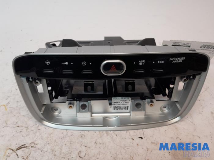 Gebrauchte Radioblende Fiat Punto III (199) 0.9 TwinAir Turbo 100 Preis € 50,00 Margenregelung angeboten von Maresia Parts
