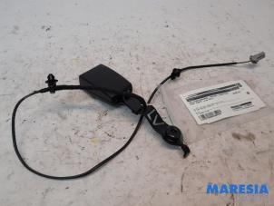 Used Front seatbelt buckle, left Fiat Punto III (199) 0.9 TwinAir Turbo 100 Price € 15,00 Margin scheme offered by Maresia Parts