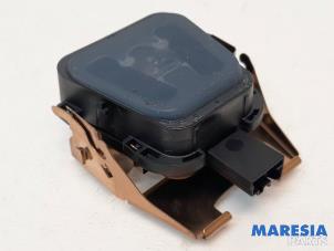 Używane Czujnik deszczu Citroen C4 Picasso (3D/3E) 1.2 12V PureTech 130 Cena € 20,00 Procedura marży oferowane przez Maresia Parts