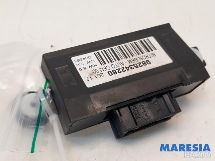 Begagnade Elspegelmodul Citroen C4 Picasso (3D/3E) 1.2 12V PureTech 130 Pris € 40,00 Marginaltabell erbjuds av Maresia Parts