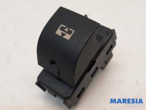 Used Sunroof switch Peugeot 3008 I (0U/HU) 1.6 16V THP 155 Price € 25,00 Margin scheme offered by Maresia Parts