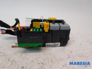 Usagé Boîte à fusibles Citroen C4 Picasso (3D/3E) 1.2 12V PureTech 130 Prix € 50,00 Règlement à la marge proposé par Maresia Parts