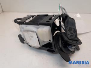 Used Rear seatbelt, centre Citroen C4 Picasso (3D/3E) 1.2 12V PureTech 130 Price € 35,00 Margin scheme offered by Maresia Parts