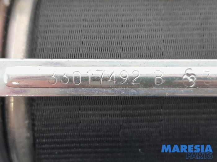 Rear seatbelt, left from a Peugeot 3008 I (0U/HU) 1.6 16V THP 155 2009