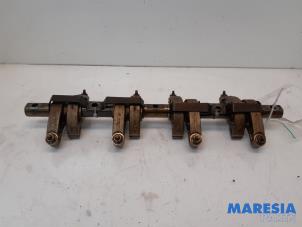 Used Rocker arm shaft Dacia Logan MCV (KS) 1.4 Price € 85,00 Margin scheme offered by Maresia Parts