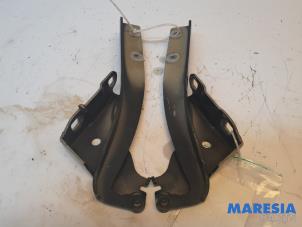 Used Bonnet Hinge Fiat Punto III (199) 0.9 TwinAir Turbo 100 Price € 25,00 Margin scheme offered by Maresia Parts