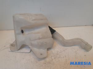 Used Front windscreen washer reservoir Fiat Punto III (199) 0.9 TwinAir Turbo 100 Price € 15,00 Margin scheme offered by Maresia Parts