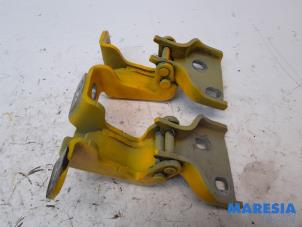 Used Front door hinge, left Renault Trafic (1FL/2FL/3FL/4FL) 1.6 dCi 95 Price € 36,30 Inclusive VAT offered by Maresia Parts