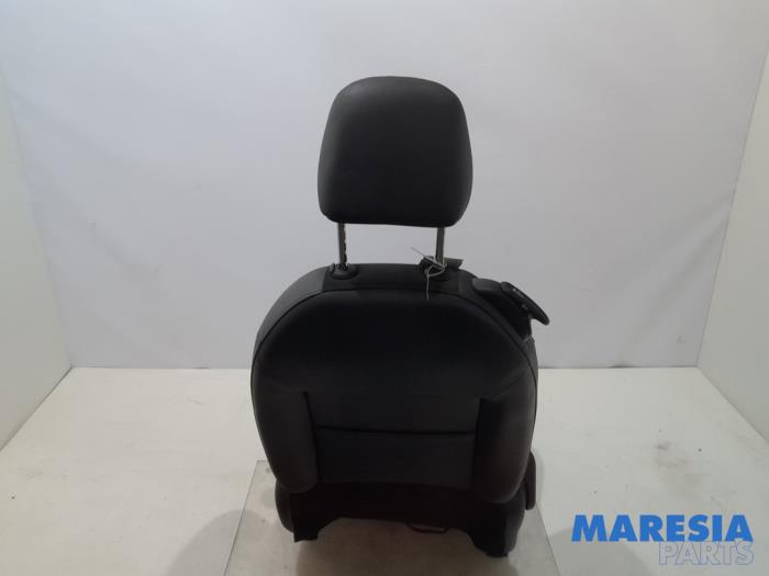 Seat, right from a Citroën DS3 (SA) 1.2 12V PureTech 82 2014