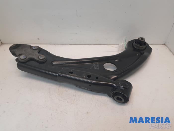 Front lower wishbone, right from a Citroën C4 Picasso (3D/3E) 1.2 12V PureTech 130 2018