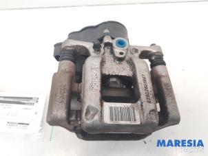 Usagé Etrier de frein (pince) arrière gauche Citroen C4 Picasso (3D/3E) 1.2 12V PureTech 130 Prix € 75,00 Règlement à la marge proposé par Maresia Parts