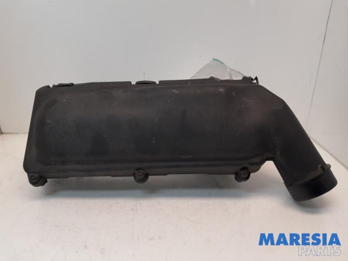 Begagnade Luftfilterhus Peugeot 3008 I (0U/HU) 1.6 16V THP 155 Pris € 25,00 Marginaltabell erbjuds av Maresia Parts