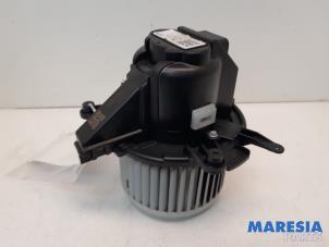Usagé Moteur de ventilation chauffage Peugeot Expert (VA/VB/VE/VF/VY) 2.0 Blue HDi 120 16V Prix € 54,45 Prix TTC proposé par Maresia Parts