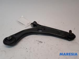 Used Front lower wishbone, right Lancia Ypsilon (312) 0.9 TwinAir 85 Price € 65,00 Margin scheme offered by Maresia Parts