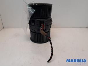 Used Heating and ventilation fan motor Renault Megane III Grandtour (KZ) 1.2 16V TCE 115 Price € 30,00 Margin scheme offered by Maresia Parts
