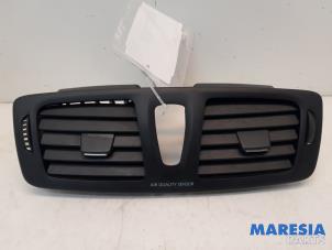 Used Dashboard vent Renault Megane III Grandtour (KZ) 1.2 16V TCE 115 Price € 60,00 Margin scheme offered by Maresia Parts