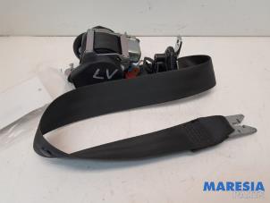 Used Front seatbelt, left Renault Megane III Grandtour (KZ) 1.2 16V TCE 115 Price € 105,00 Margin scheme offered by Maresia Parts