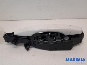 Used Sliding door handle, right Peugeot Expert (VA/VB/VE/VF/VY) 2.0 Blue HDi 120 16V Price € 39,93 Inclusive VAT offered by Maresia Parts