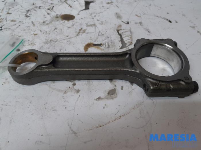Usagé Bielle Renault Kangoo Express (FW) 1.5 dCi 90 FAP Prix € 60,50 Prix TTC proposé par Maresia Parts