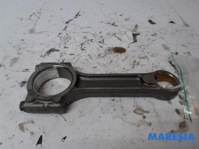 Usagé Bielle Renault Kangoo Express (FW) 1.5 dCi 90 FAP Prix € 60,50 Prix TTC proposé par Maresia Parts