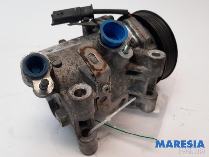 Air conditioning pump from a Peugeot Expert (VA/VB/VE/VF/VY) 2.0 Blue HDi 120 16V 2021
