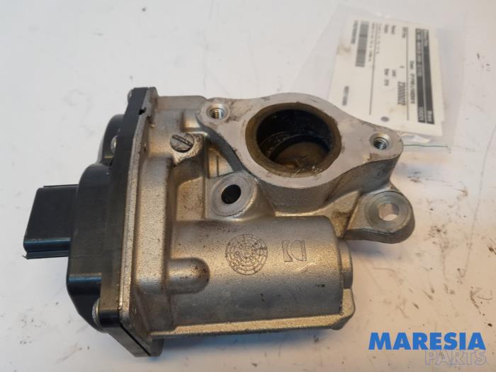 EGR valve from a Renault Kangoo Express (FW) 1.5 dCi 90 FAP 2016