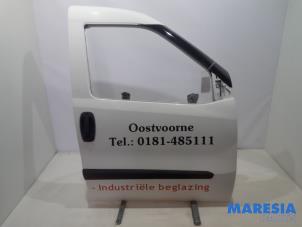 Gebrauchte Tür 2-türig rechts Opel Combo 1.6 CDTI 16V Preis € 301,29 Mit Mehrwertsteuer angeboten von Maresia Parts