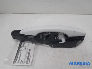 Used Door handle 2-door, right Peugeot Expert (VA/VB/VE/VF/VY) 2.0 Blue HDi 120 16V Price € 42,35 Inclusive VAT offered by Maresia Parts