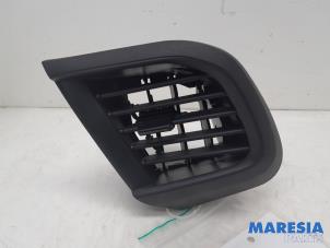 Used Dashboard vent Peugeot Expert (VA/VB/VE/VF/VY) 2.0 Blue HDi 120 16V Price € 18,15 Inclusive VAT offered by Maresia Parts