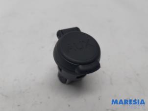 Used AUX / USB connection Citroen DS3 (SA) 1.2 12V PureTech 82 Price € 10,00 Margin scheme offered by Maresia Parts