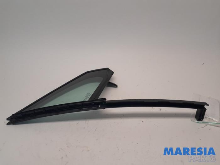 Usados Ventanilla triangular derecha delante Peugeot 208 I (CA/CC/CK/CL) 1.2 Vti 12V PureTech 82 Precio € 34,99 Norma de margen ofrecido por Maresia Parts