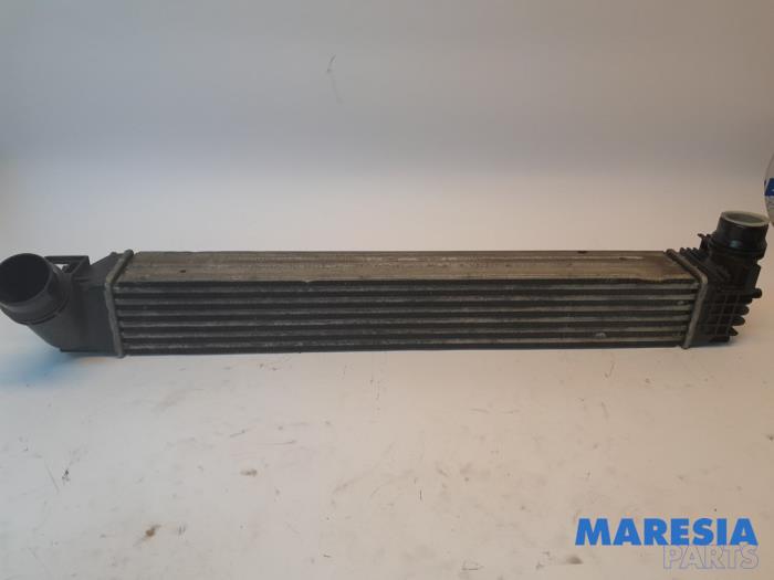 Intercooler from a Renault Megane III Grandtour (KZ) 1.2 16V TCE 115 2012