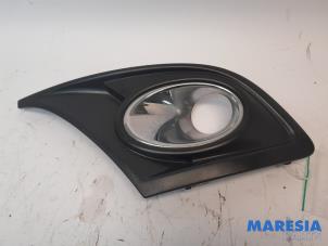 Used Fog light cover plate, right Renault Megane III Grandtour (KZ) 1.2 16V TCE 115 Price € 50,00 Margin scheme offered by Maresia Parts